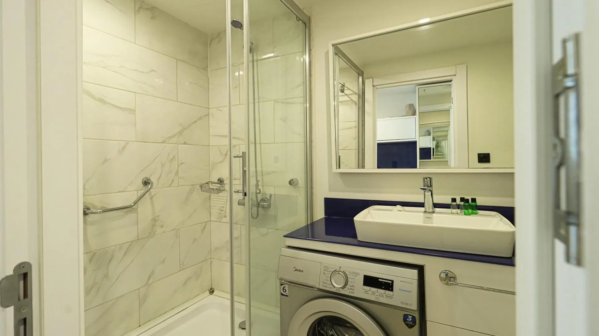 Super Cozy Apartment In Orbi Batumi 0*,